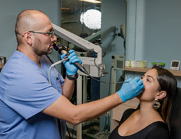 Nasofibrolaringoscopia Doctor Edwin Vélez, Cirujano Plástico Facial y Otorrinolaringólogo